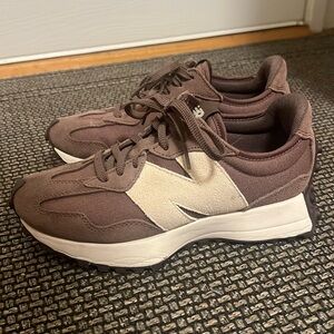 New Balance 327 sneakers in purple